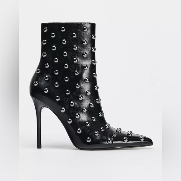 🔥🔥Zara Studded Black Ankle Boots - Picture 1 of 6